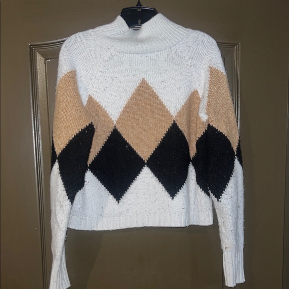 Stylish Women's Argyle Sweater - White, Black, Tan - Picture 2 of 4
